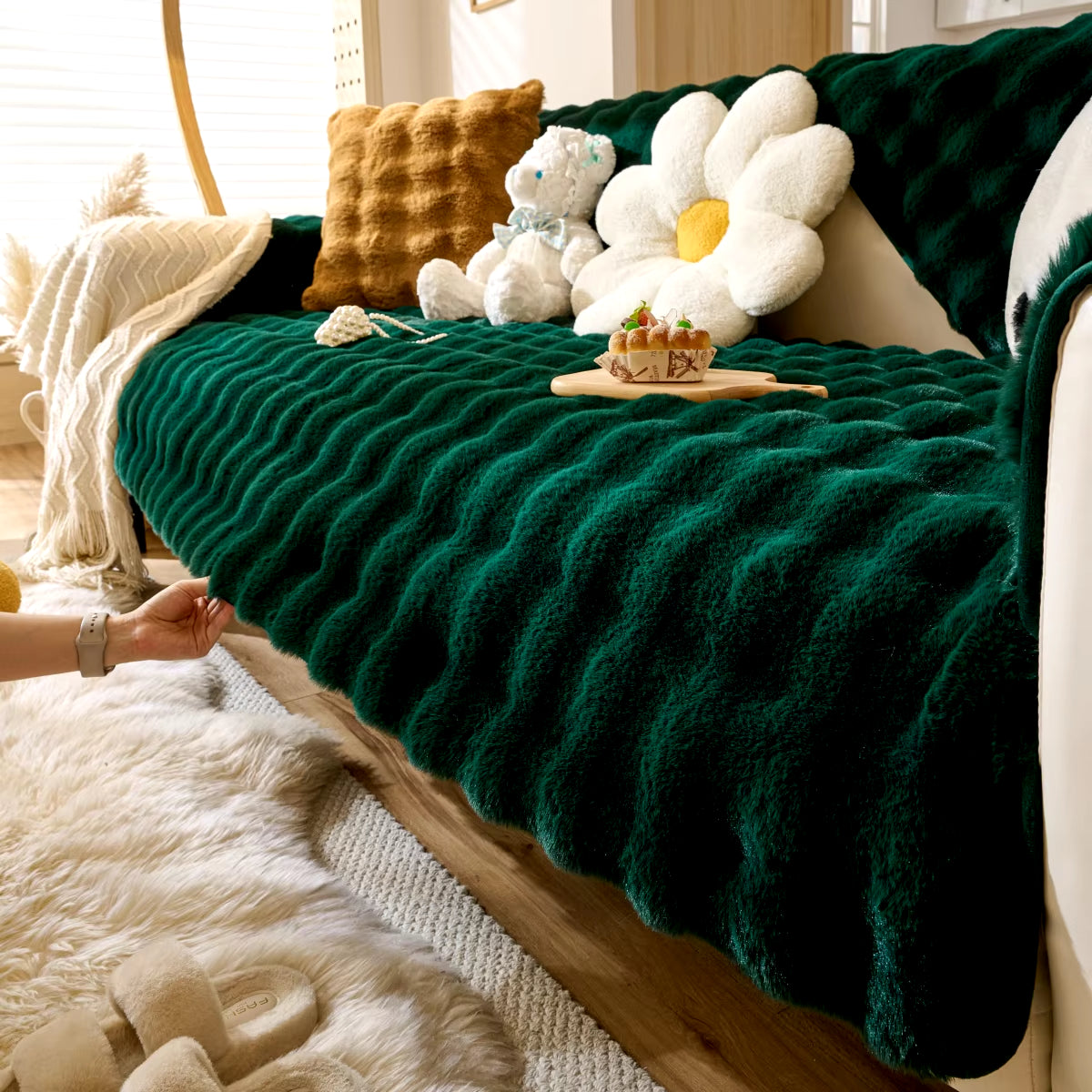 Thicken Imitation Rabbit Fur Plush Sofa Slipcover Non-Slip Soft Sofa Towel Couch Cushion Cover for Living Room Modern Home Decor